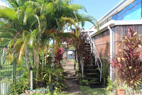 Asylum Cairns Hostel - Accommodation Sunshine Coast 2