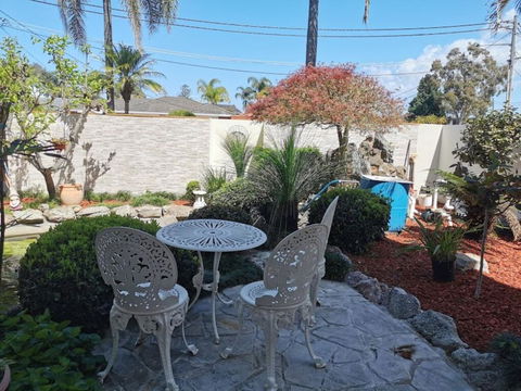 Attached Self Service Waterfront Whole Villa - Sydney - Accommodation Sunshine Coast 3