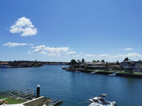 Attached Self Service Waterfront Whole Villa - Sydney - Accommodation Sunshine Coast 0