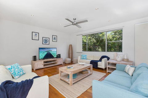 Augusta House - Accommodation Sunshine Coast 1