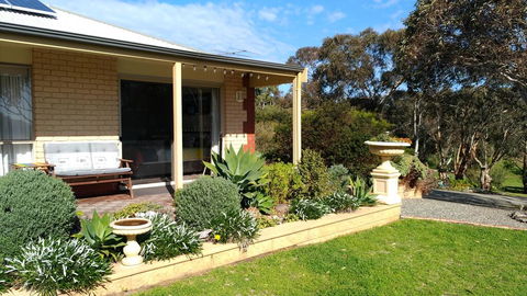 Austiny Bed And Breakfast Victor Harbor - Accommodation Sunshine Coast 1