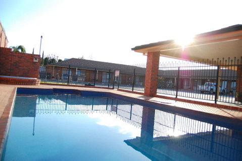 Australian Settlers Motor Inn - Accommodation Sunshine Coast 1