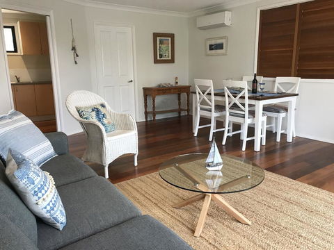 Avalon Seashells 2 Bedroom Apartment With Pool - Accommodation Sunshine Coast 3
