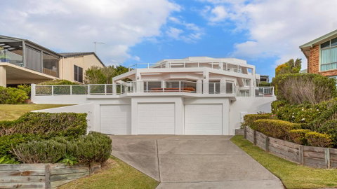 Azur 1 - South One Mile Beach - Accommodation Sunshine Coast 0