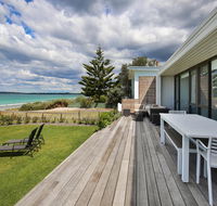 Azure Absolute Beachfront - Pet Friendly - Accommodation Sunshine Coast