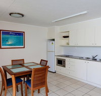 Baden 50 - Rainbow Shores Swimming pool walk to beach tropical surroundings - Accommodation Sunshine Coast