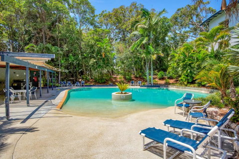 Baden 72 - Rainbow Shores, Stroll To The Beach, Air Con, Swimming Pools - Accommodation Sunshine Coast 2