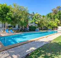 Baden 90 - Rainbow Shores Resort Unit Pools Tennis Court Walk To Beach - Accommodation Sunshine Coast