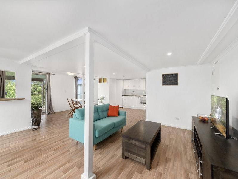 Lowanna NSW Accommodation Sunshine Coast