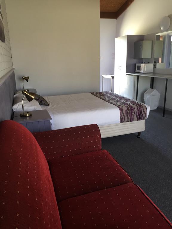 Tocumwal NSW Accommodation Sunshine Coast