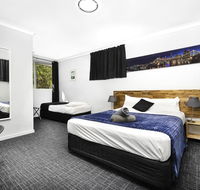 Bald Hills Motel - Accommodation Sunshine Coast