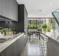 Balmain Bombshell Executive  Family Retreat - Accommodation Sunshine Coast