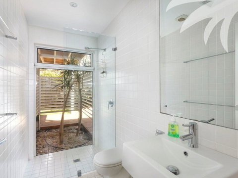 Banksia - Accommodation Sunshine Coast 2