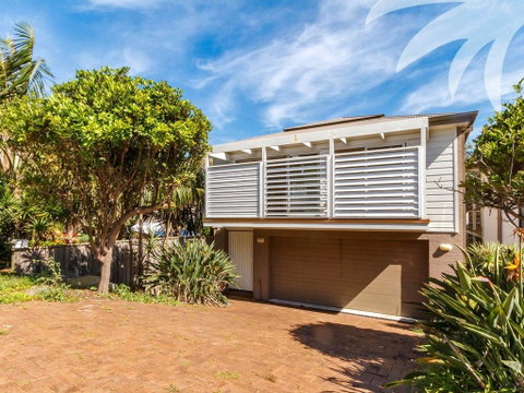Banksia - Accommodation Sunshine Coast 0