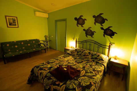 Banyan Tree - Accommodation Sunshine Coast 3