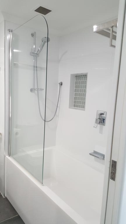 Banyandah Towers - Accommodation Sunshine Coast 2