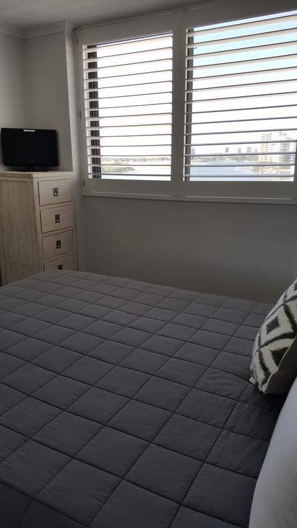 Banyandah Towers - Accommodation Sunshine Coast 3