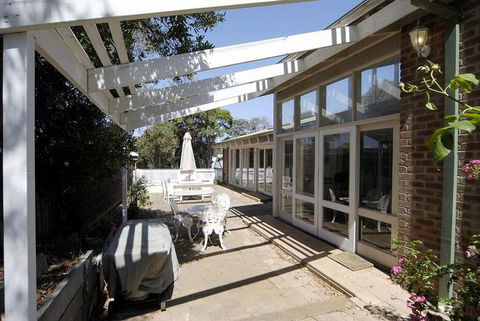 Barnett Place 6 - Accommodation Sunshine Coast 2