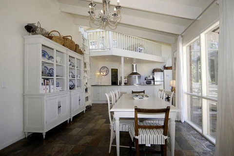 Barnett Place 6 - Accommodation Sunshine Coast 3