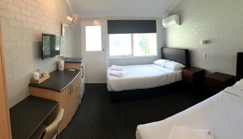 Bateau Bay Hotel - Accommodation Sunshine Coast 1