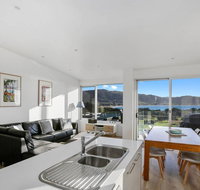 BAY VUE - top floor apartment amazing views - Accommodation Sunshine Coast