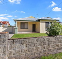 BAY YARD - large yard wifi family friendly. - Accommodation Sunshine Coast