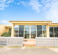 Bayview no 2 - Next to the Beach - Accommodation Sunshine Coast