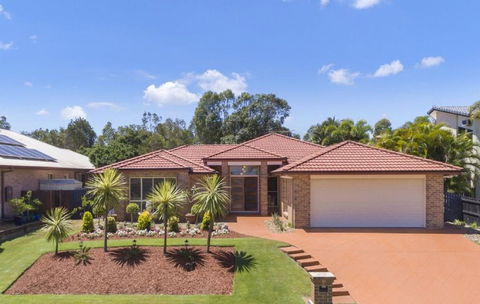 BB233 Banksia Beach Family Home - 4 Bedrooms - Accommodation Sunshine Coast 2