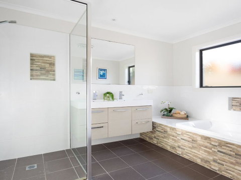 Beach 'Shac' On Parkway - Accommodation Sunshine Coast 2