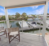 Beach 2 - waterfront villa and beach - Accommodation Sunshine Coast