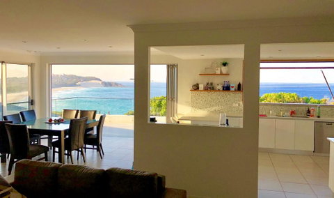 BEACH BREAK, 34 CLIFF ROAD - Accommodation Sunshine Coast 3