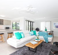 Beach Breeze Holiday House - Accommodation Sunshine Coast