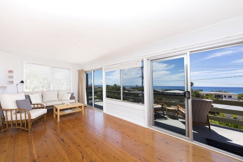 Beach Cottage, Forster - Accommodation Sunshine Coast 1