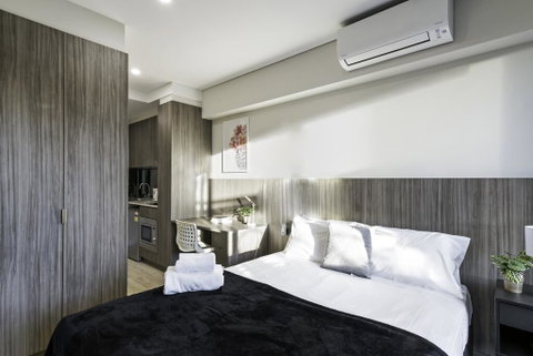 BEACH LOCATION STUDIO // CLOVELLY 1 - Accommodation Sunshine Coast 2