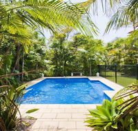 Beachfront Pool House - Absolute beachfront - Accommodation Sunshine Coast