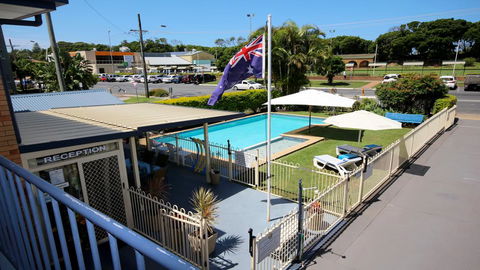 Beachlander Holiday Apartments - Accommodation Sunshine Coast 1
