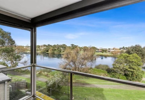 Riviera Lakeside With Uninterrupted Water Views - Accommodation Sunshine Coast 0