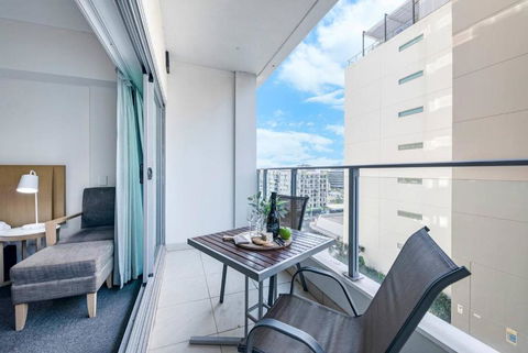 Resort-Style Sister Studios - Double Delight In The CBD - Accommodation Sunshine Coast 2