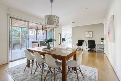 Ringtail Retreat - Contemporary Family Comforts - Accommodation Sunshine Coast 1