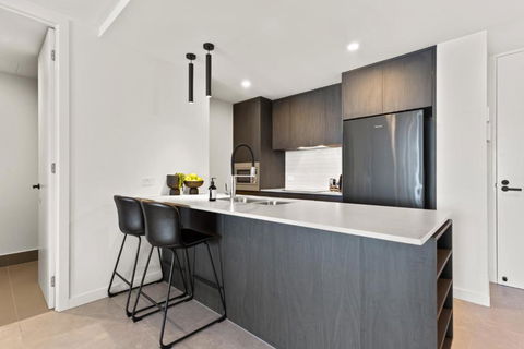 Riverfront 2-Bed With Pool, Sauna, Gym & Views - Accommodation Sunshine Coast 3