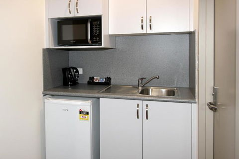 Reef Gardens Motel - Accommodation Sunshine Coast 1