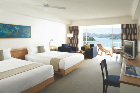 Reef View Hotel - Accommodation Sunshine Coast 1