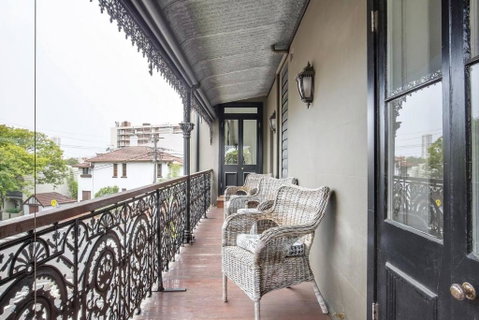 Refined Paddington Corner Terrace With Parking - Accommodation Sunshine Coast 3