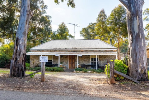 Reillys Wines Heritage Cottages - Accommodation Sunshine Coast 1