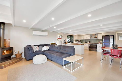 Relax At Goughs Bay - Accommodation Sunshine Coast 2