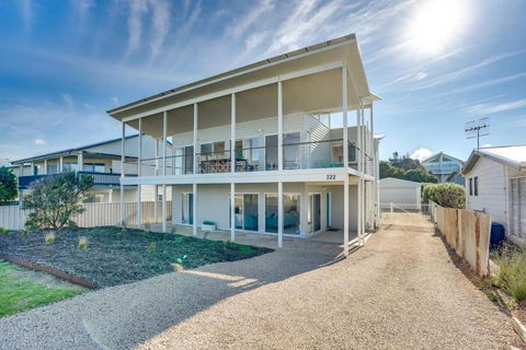 Relax At Middleton - No Linen Included - Pets Negotiable - Wi-Fi - Accommodation Sunshine Coast 0