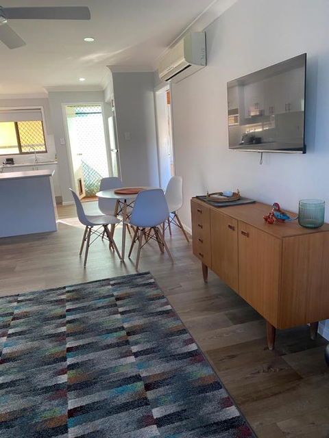 Relax On Ross - Accommodation Sunshine Coast 3