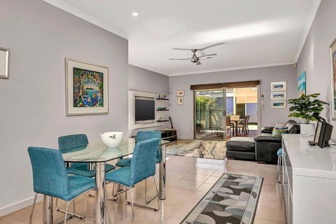 Relaxing Getaway Steps From Grange Beach - Accommodation Sunshine Coast 0