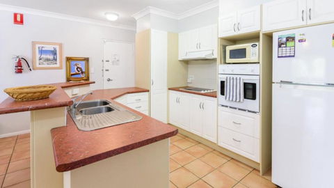 Resort Style Unit Across From The Water - Accommodation Sunshine Coast 3