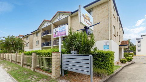 Resort Style Unit Across From The Water - Accommodation Sunshine Coast 1